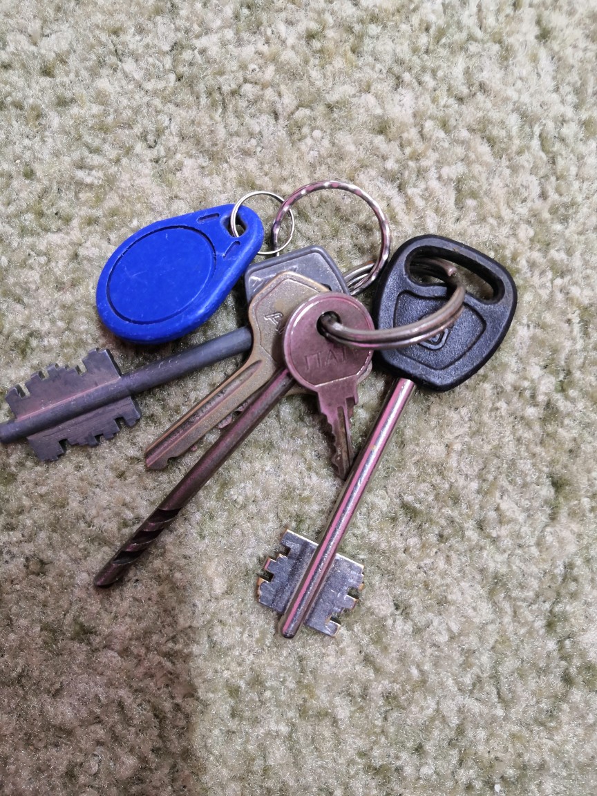 Сайт ключ самаре. Ключи от квартиры. Найдены ключи. Раскладные ключи от квартир. Найдены ключи от квартиры.